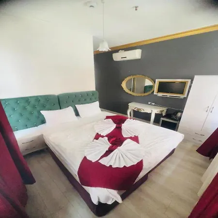 Old Family Hotell 2*