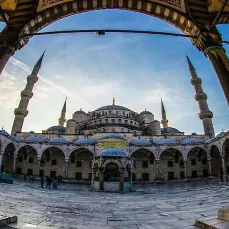 أولد سيتي فاملي فندق